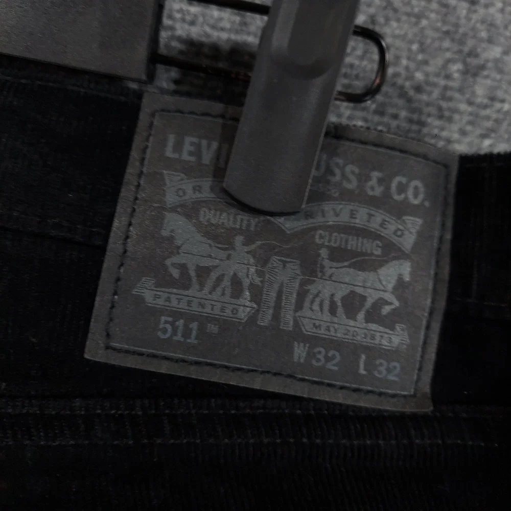Levi's 511 Slim Fit Pants Mens 32x32 Black Corduroy 04511-1063